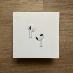 Apple Airpods Gen 3 with lightning charging case